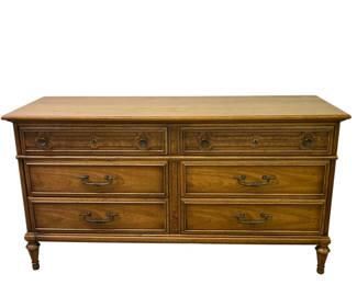 Lot 20: Paine Heritage Furniture Dresser 