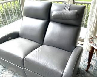 Like-new motorized double recliner