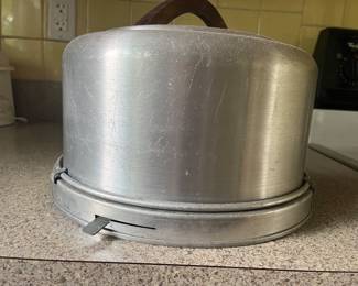 Metal cake holder