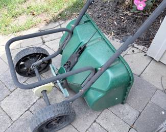 Scotts Turf Builder Broadcast Spreader