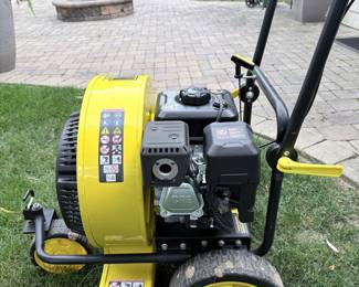 Photo 4 of 4 - Champion 224cc Wheeled Blower