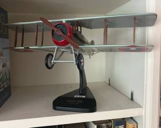 4 models airplanes like these