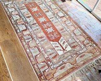 RUGS