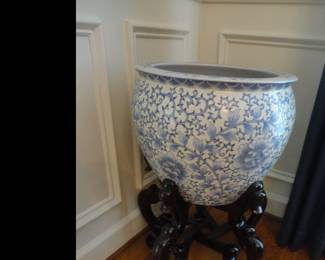 Blue & White large Porcelain Fishbowl on a rosewood stand