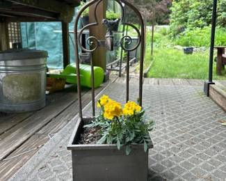 453 decorativemetalgardenplanterboxwith