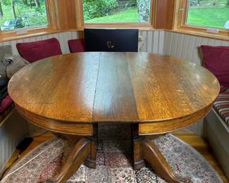 296 vintageregalfurniturecoroundwooden