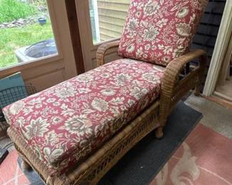 011 fauxwickerchaiseloungechairwithflo