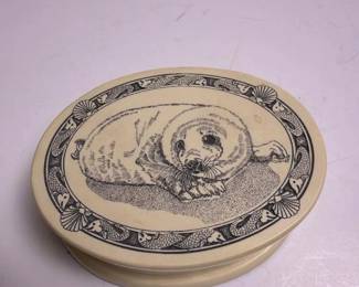 386 resinovalsealpuptrinketboxwithfel