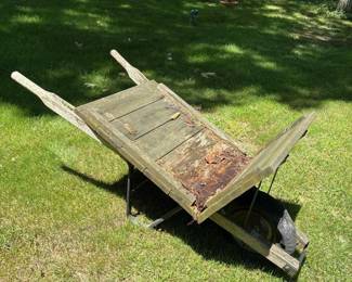 015 vintagerusticwoodenwheelbarrow