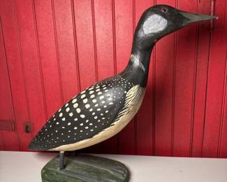 051 handcarvedwoodenloondecoysculpture