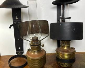 289 pairofvintagedresselplumeatwoodwal