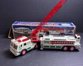 593 2000hessfiretrucktoywithdetachable