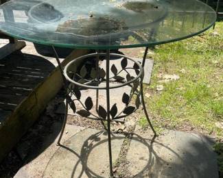 493 roundglassoutdoorpatiotablewithorn