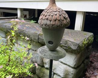 439 jamayeracornshapedceramicgardensc
