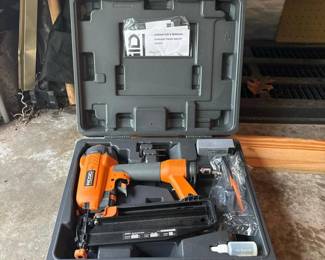 163 ridgidstraightfinishnailerwithacces