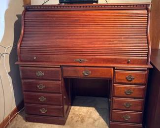 093 solidwoodrolltopdesk