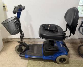 Pride Go-Go Scooter (needs new battery)