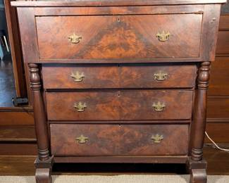 Late Classical Mahogany Chest of Drawers