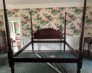 Gorgeous California King Mahogany 4 Post Bed