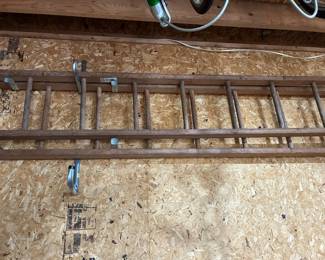 Up to 24 ft extension ladder