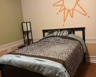 QUEEN SIZE BED