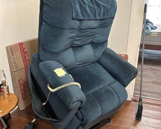Lift Chair / Recliner Good working condition but needs to be cleaned. Pickup in Schulenberg between Main & Summit Must be able to move and load yourself
