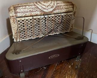 Vintage Super Glo Gas Heater Works Pickup in Schulenberg between Main and Summit Must be able to move and load yourself