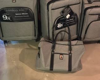 London Fog Full set - New with tags - Many other new with tag luggage sets