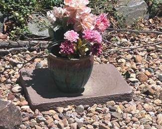 g outdoor pots