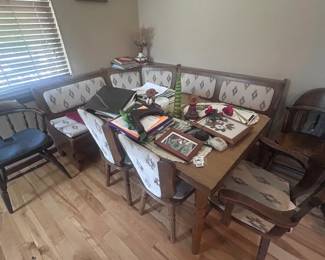 f corner breakfast nook