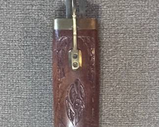 an vintage carving set