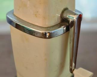 Ice crusher