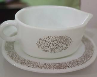 Pyrex Woodland gravy boat