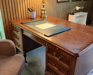 Desk from the Northern Trust Bank