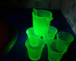 Vintage uranium children’s tea set
