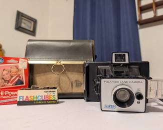 Vintage polaroid super colorpack land camera