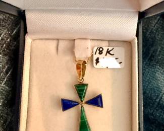 MALACHITE AND LAPIS 18K CROSS PENDANT.