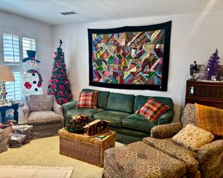 LOVE THE CRAZY QUILT ON THE WALL.
