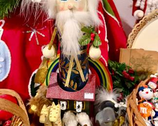 NOAH'S ARK NUTCRACKER.