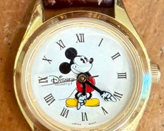 DISNEY'S MICKEY MOUSE WATCH WITH CASE.