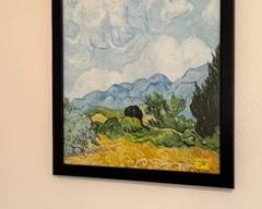 This is just what you need for your bedroom, bathroom, or entryway. Goes well with yellows and blues. 