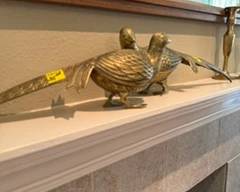 Beautiful brass pheasants for the mantal or table top.
