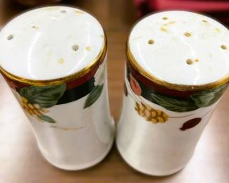 Tienshan "Magnolia" Fine China Hostess Set 4PCS