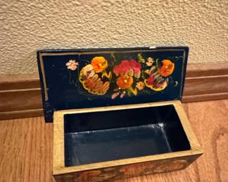 Vintage Hand-Painted Floral Lacquer Trinket Box