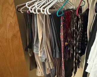 Men's Assorted Clothing Lot