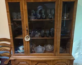 Vintage Drexel Heritage China Cabinet