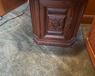 Vintage Hekman Furniture Octagonal Inlaid Wood Side Table