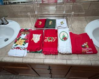 Christmas Themed Hand Towels Set