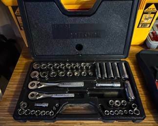Craftsman 107-Piece Mechanic's Tool Set