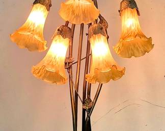Much lighting and lamps
